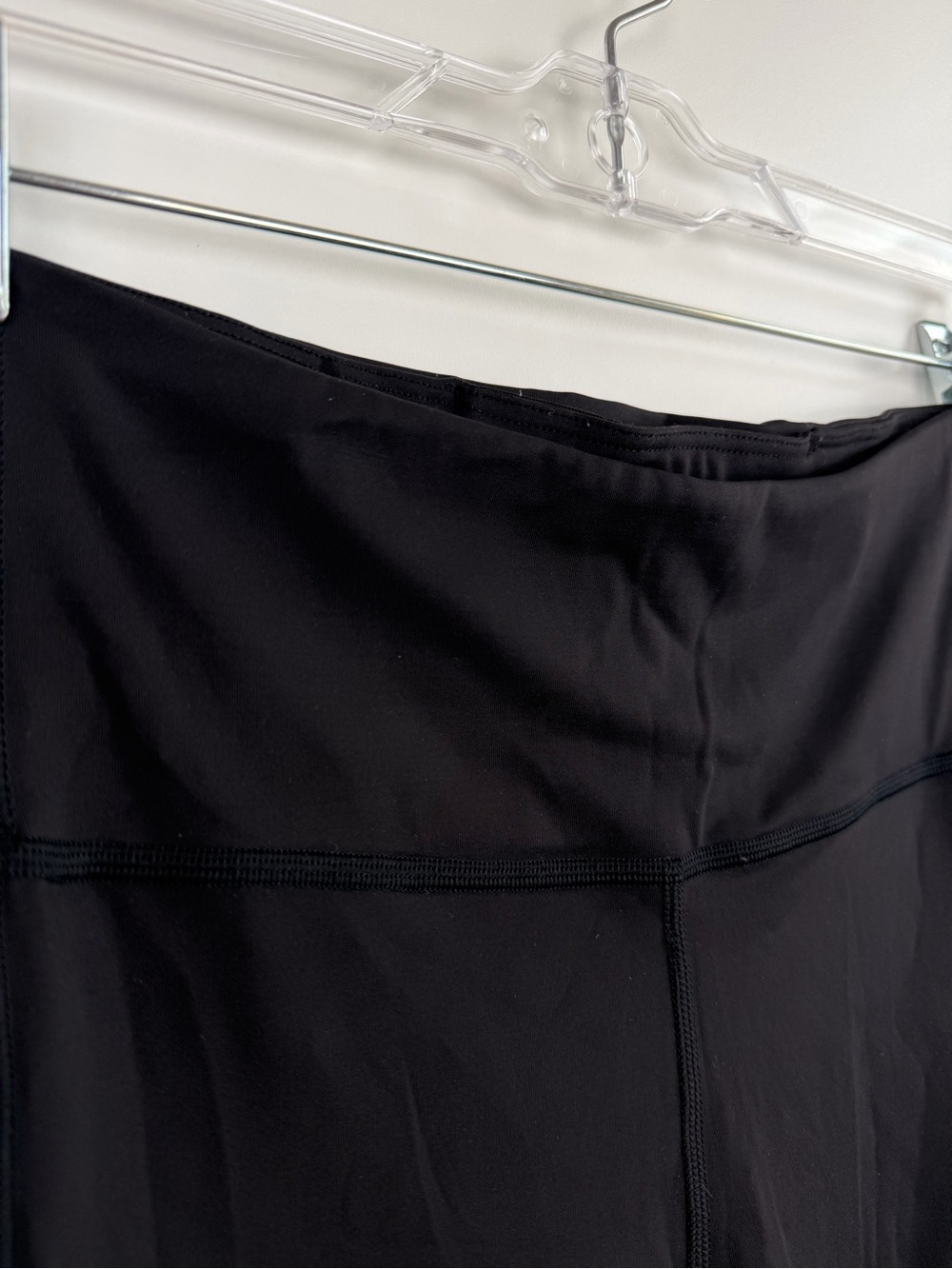 Athleta Ultimate Stash Pocket Capri Leggings in Black Size Small - Picture 6 of 10